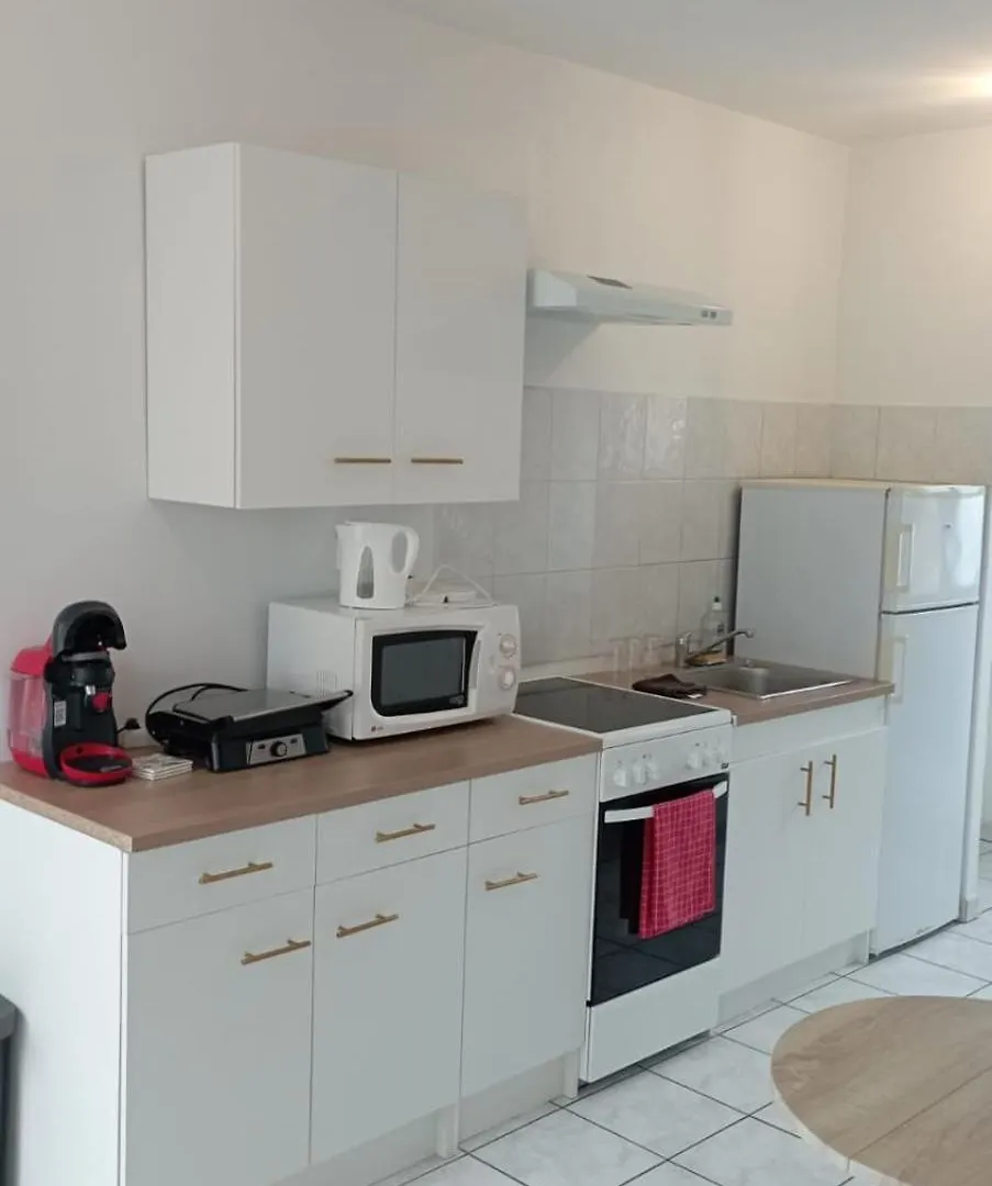 Duplex Lumineux Avec Parking Et Wi-Fi Offert Apartment Beauvais