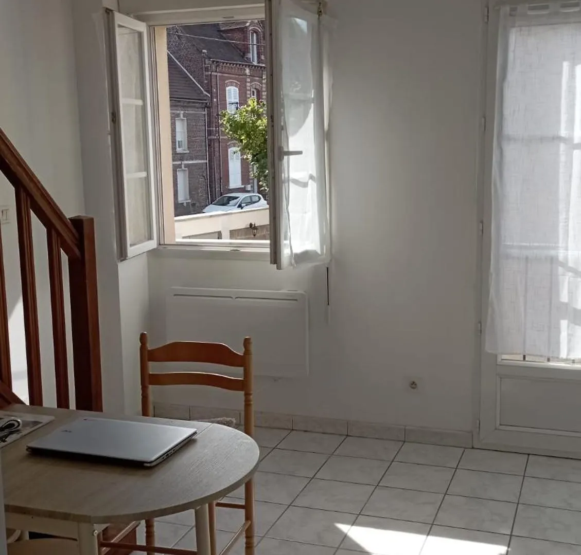 Duplex Lumineux Avec Parking Et Wi-Fi Offert Apartment Beauvais France