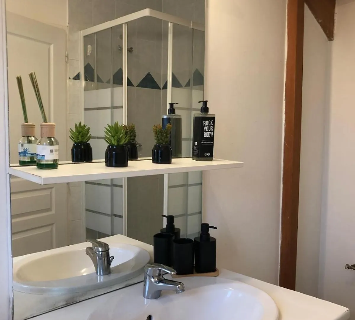 Duplex Lumineux Avec Parking Et Wi-Fi Offert Apartment Beauvais