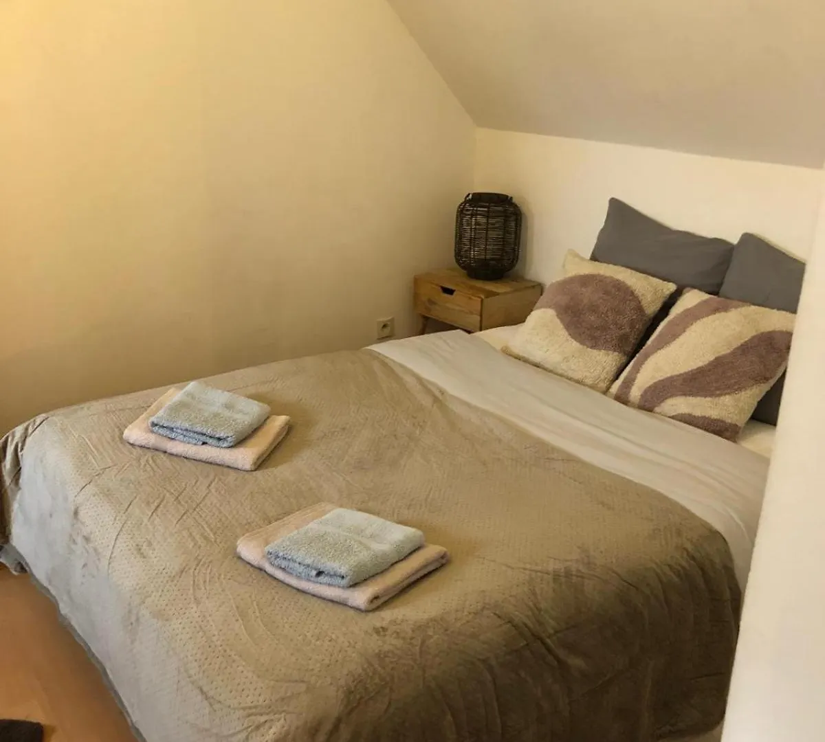 Duplex Lumineux Avec Parking Et Wi-Fi Offert Apartment Beauvais